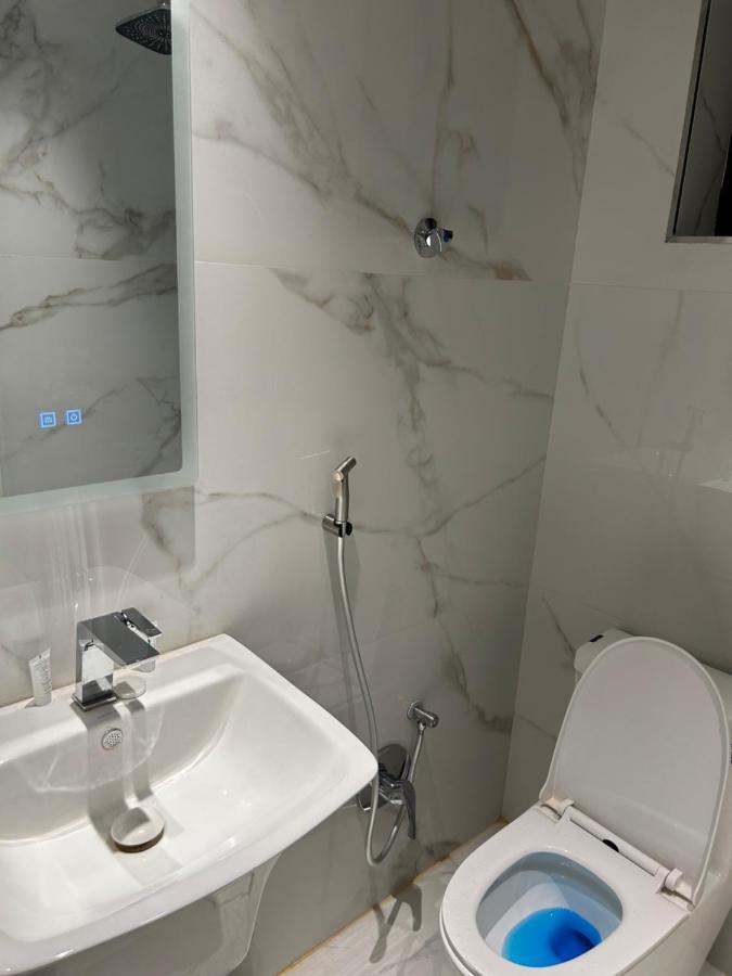 فاخرة غرفة وصالة بالعارض دخول ذاتي ١٠ Apartment *