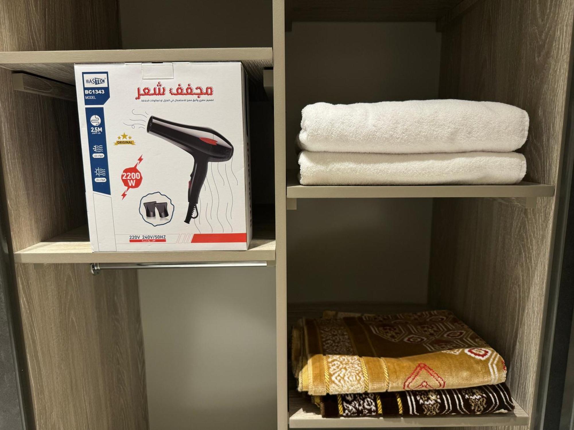 فاخرة غرفة وصالة بالعارض دخول ذاتي ١٠ Riyadh