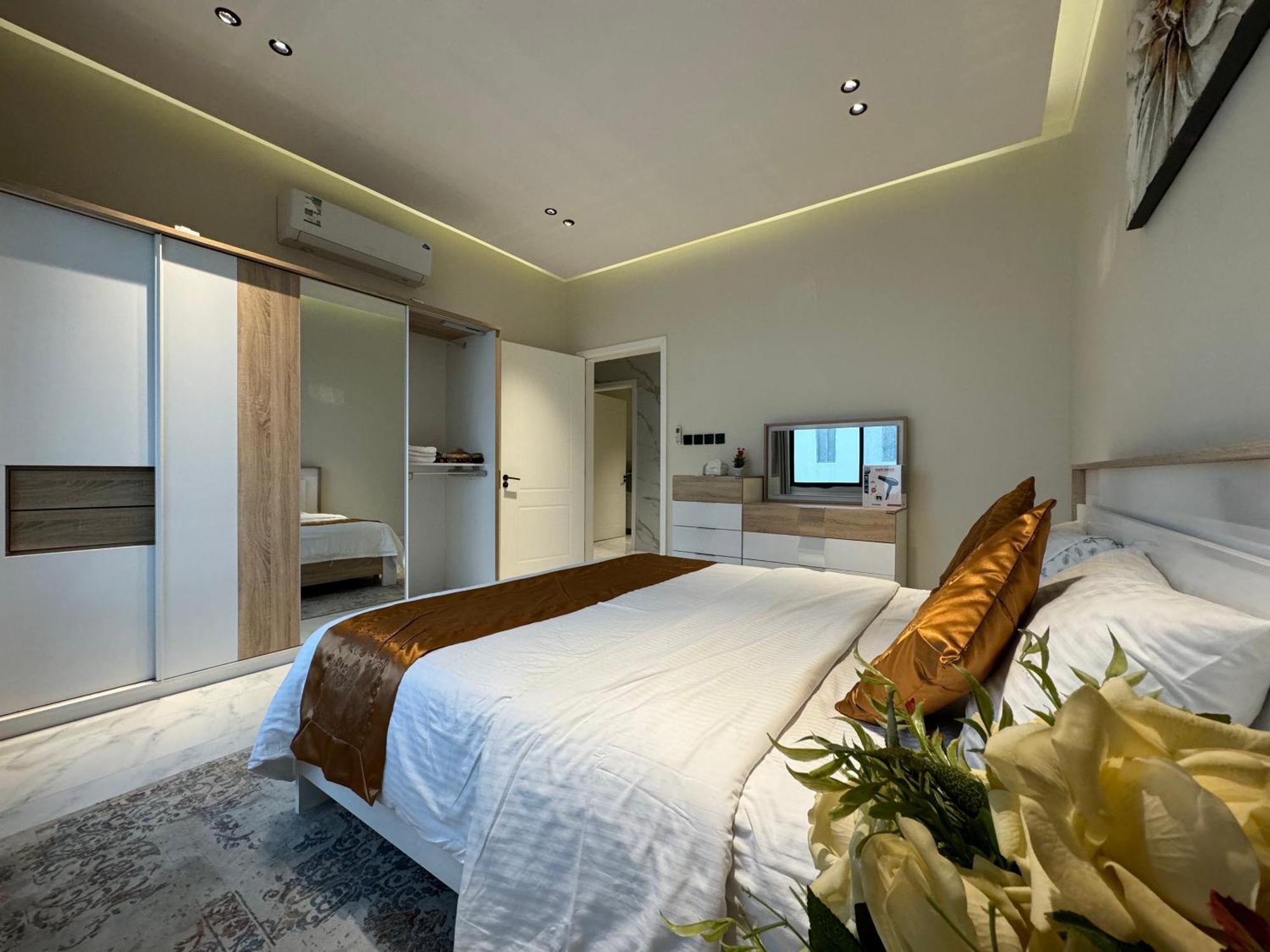 فاخرة غرفة وصالة بالعارض دخول ذاتي ١٠ Apartment *